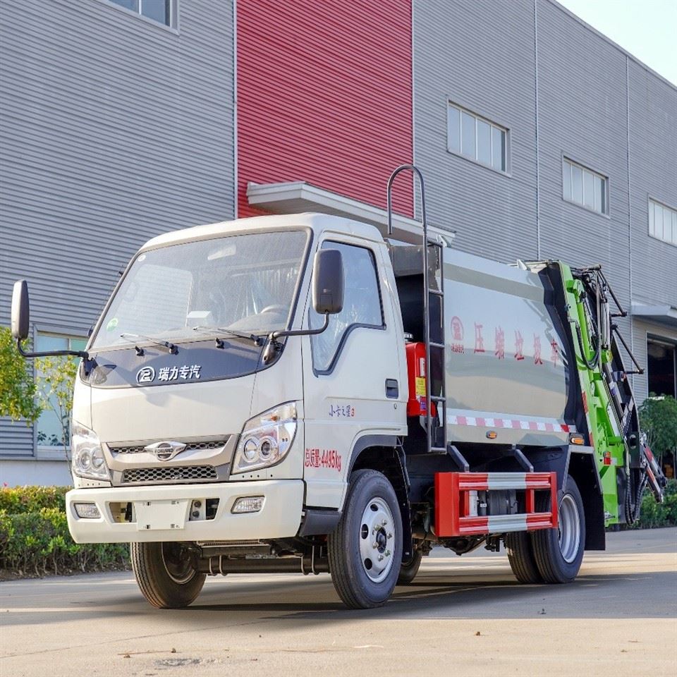 Rear Load Compression Garbage Truck